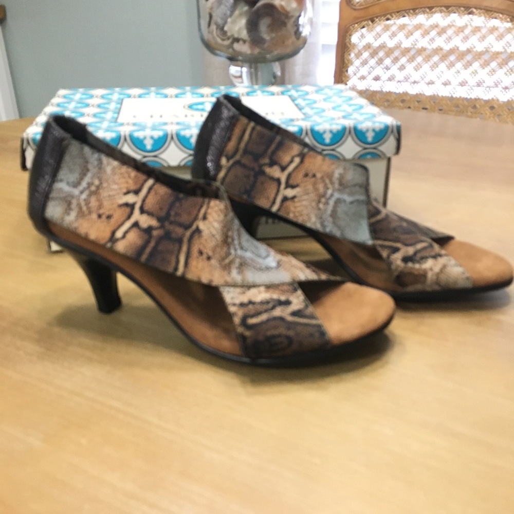 Charleston Shoe Co.